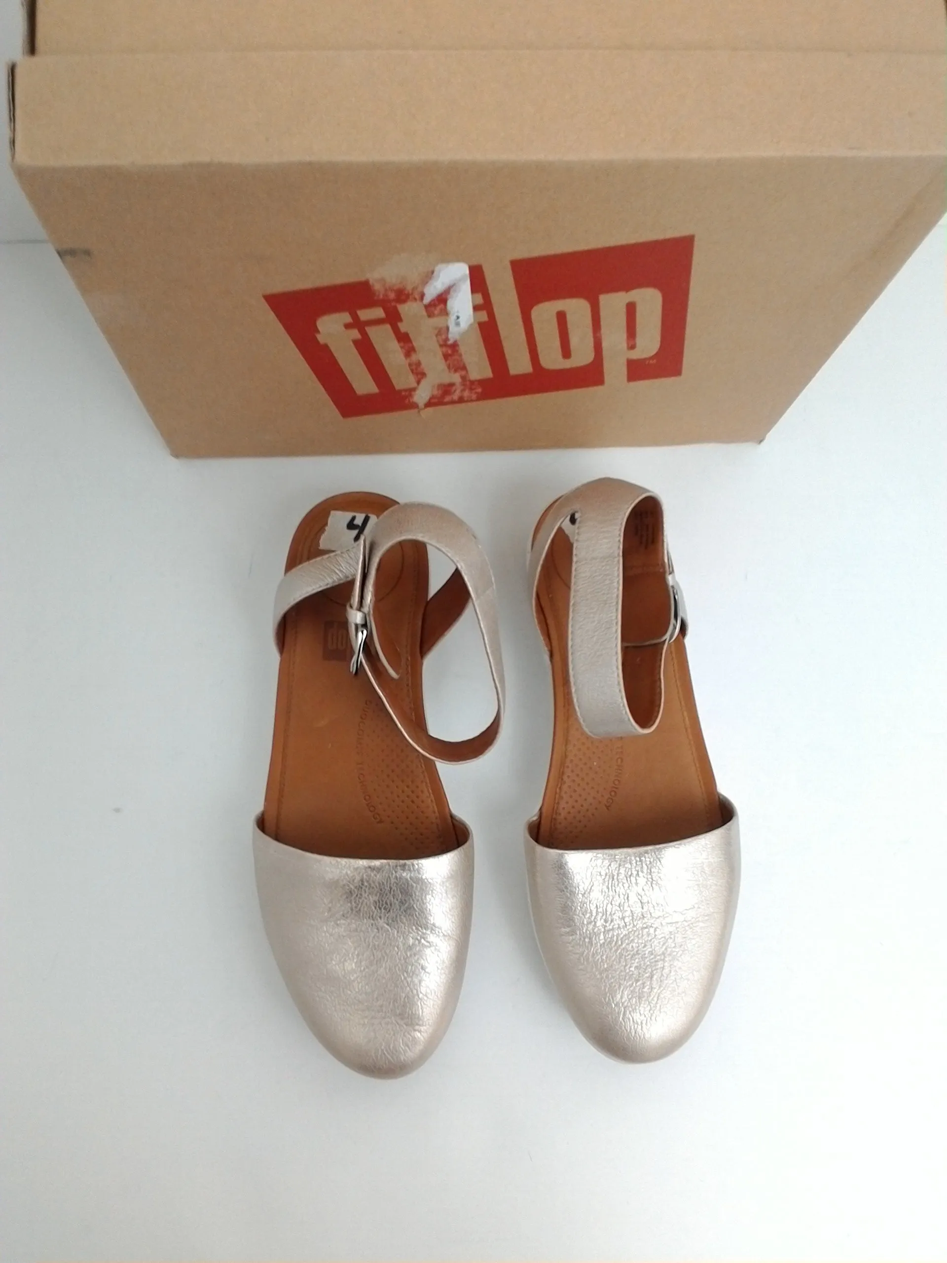 Fitflop Women's Metallic Silver Cove Closed-toe Sandals Size 4
