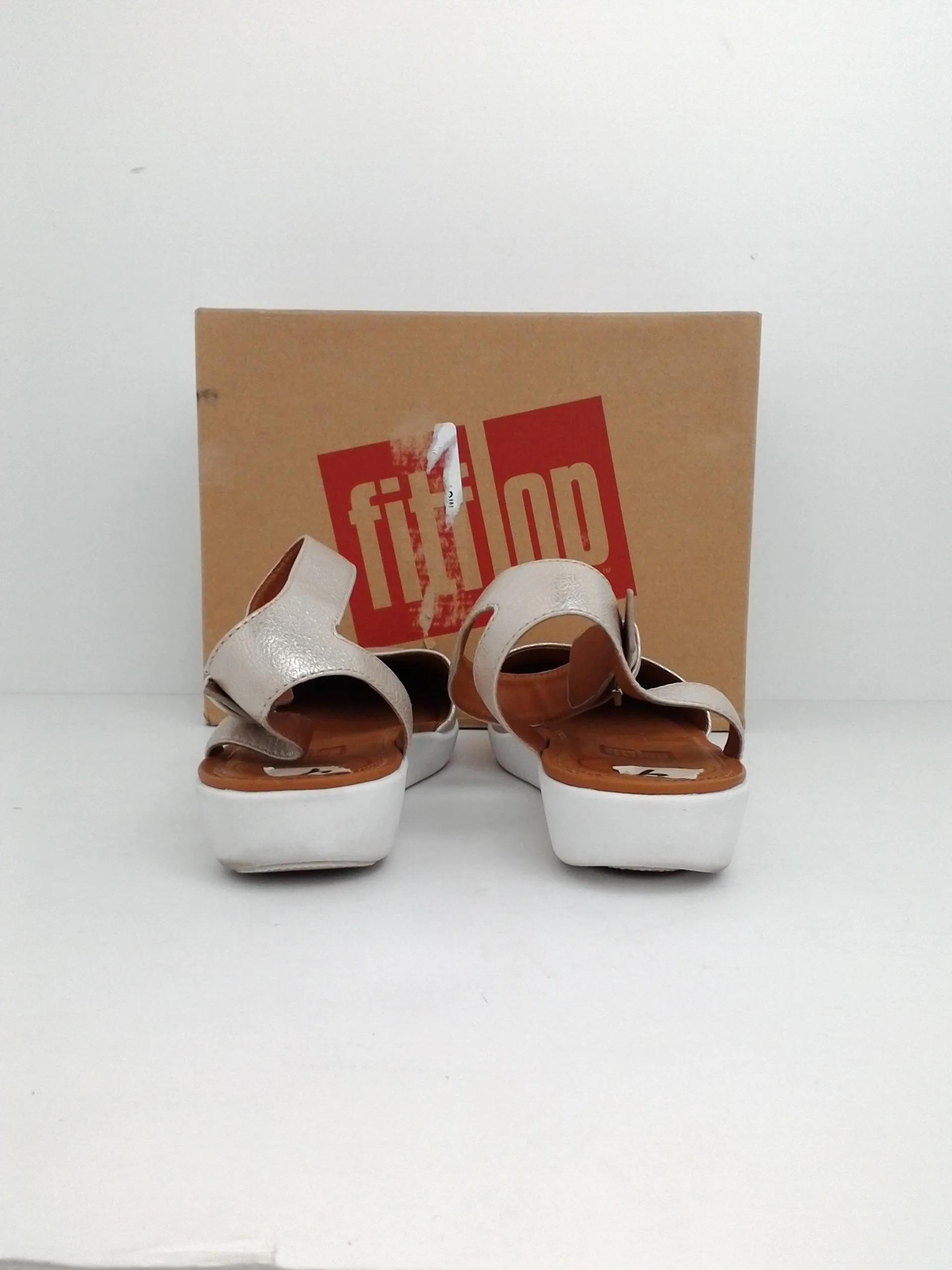 Fitflop Women's Metallic Silver Cove Closed-toe Sandals Size 4