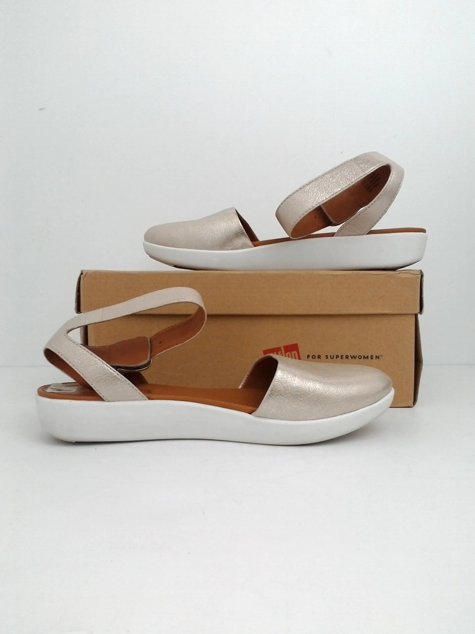 Fitflop Women's Metallic Silver Cove Closed-toe Sandals Size 4
