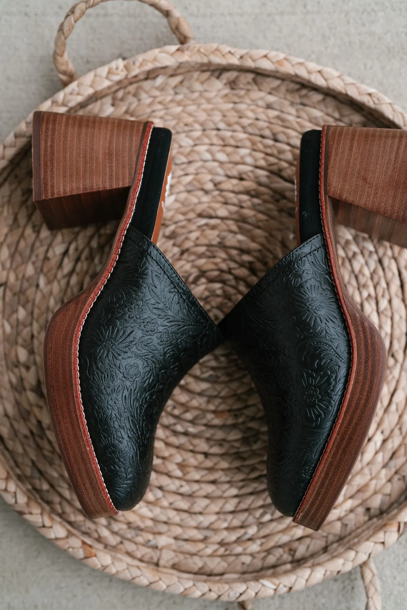 Ivaria Platform Clog