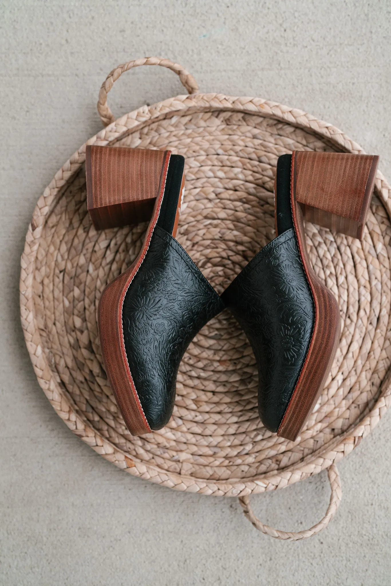 Ivaria Platform Clog