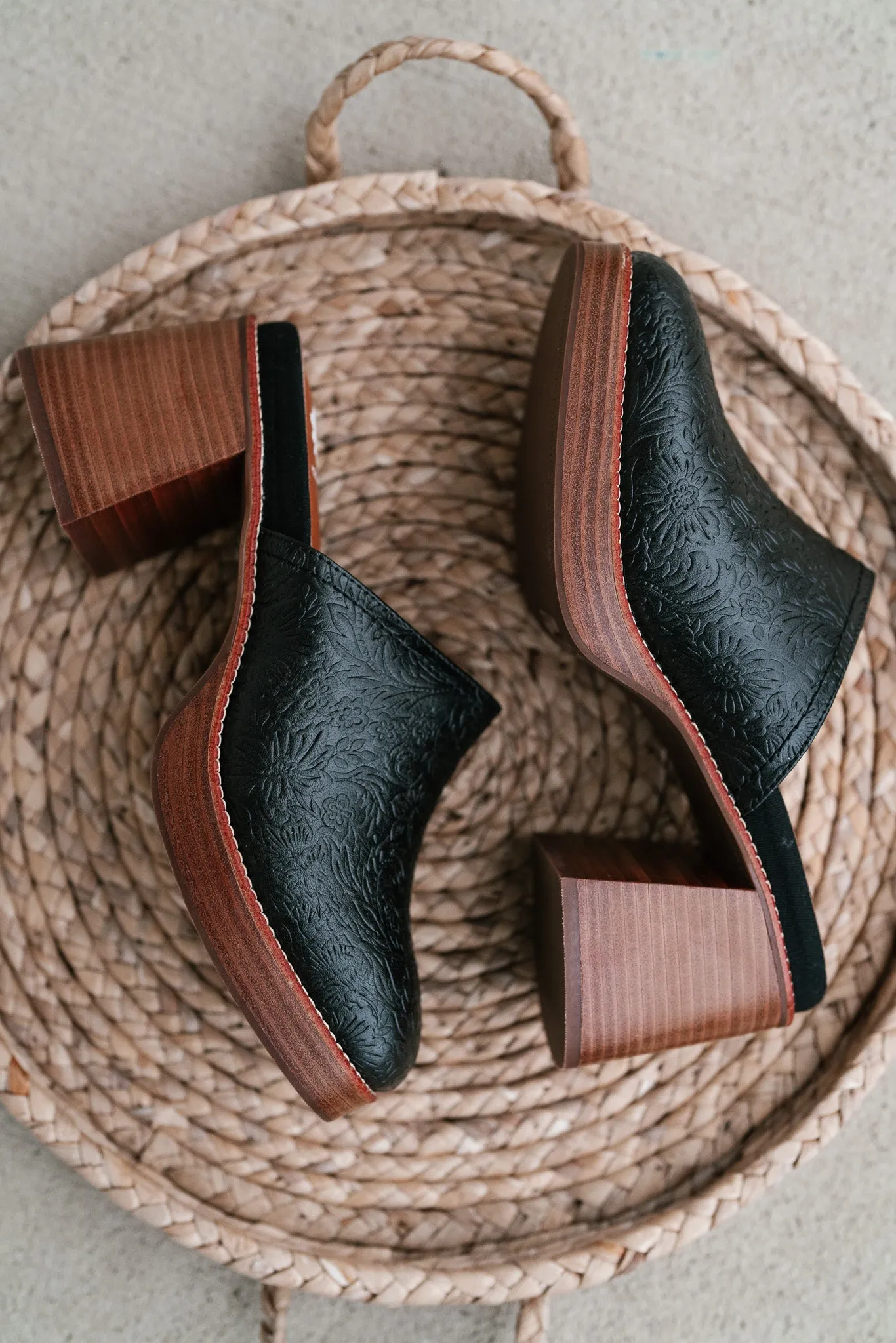 Ivaria Platform Clog
