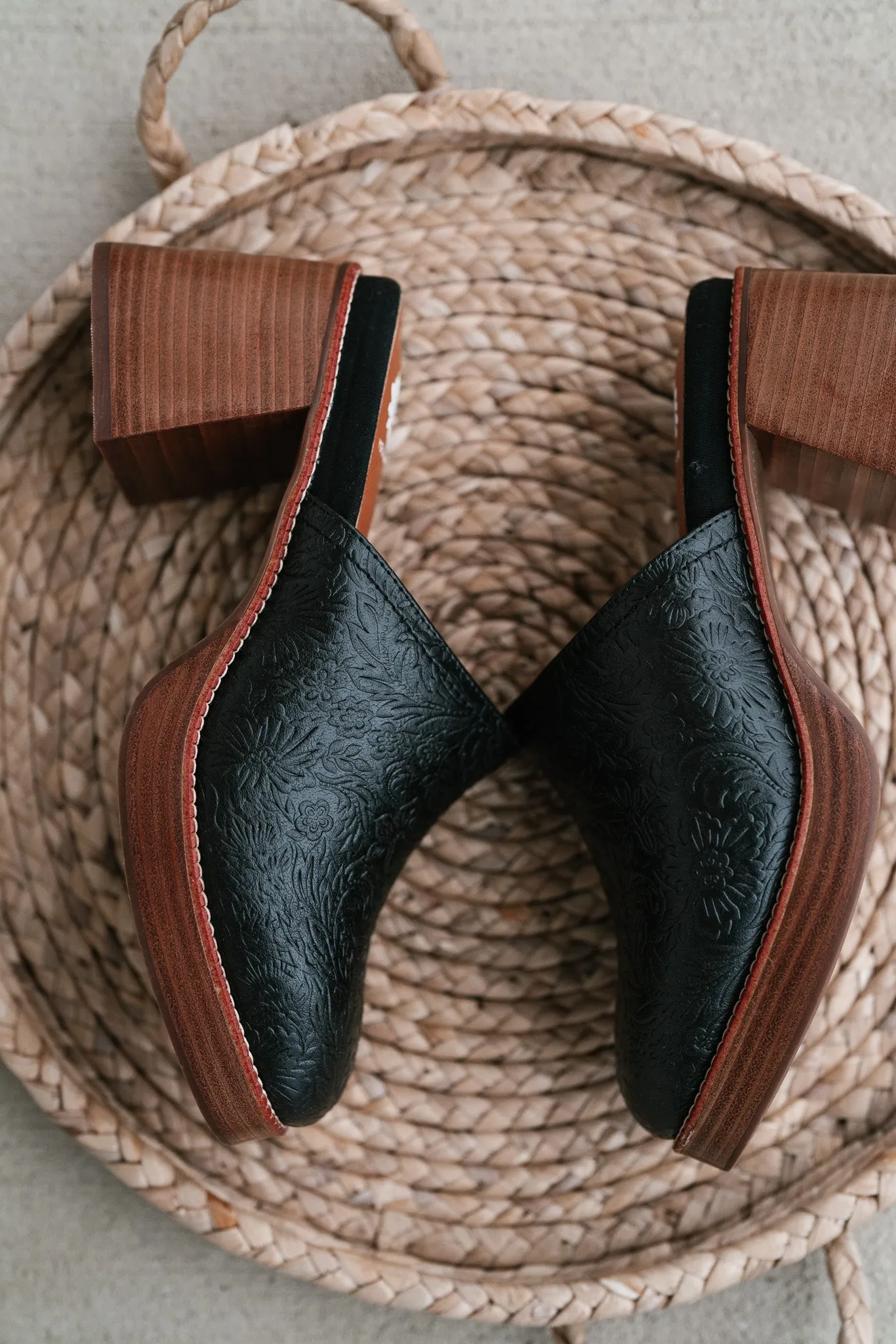 Ivaria Platform Clog