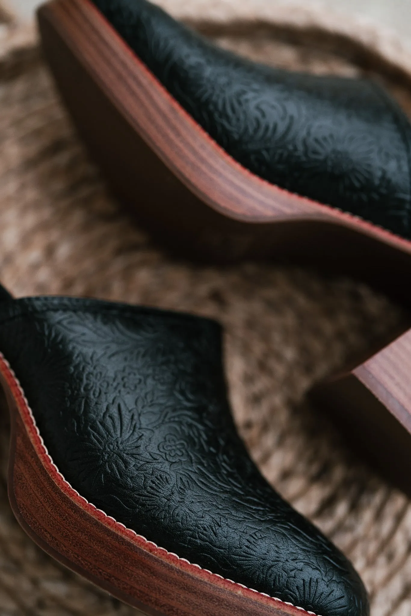 Ivaria Platform Clog